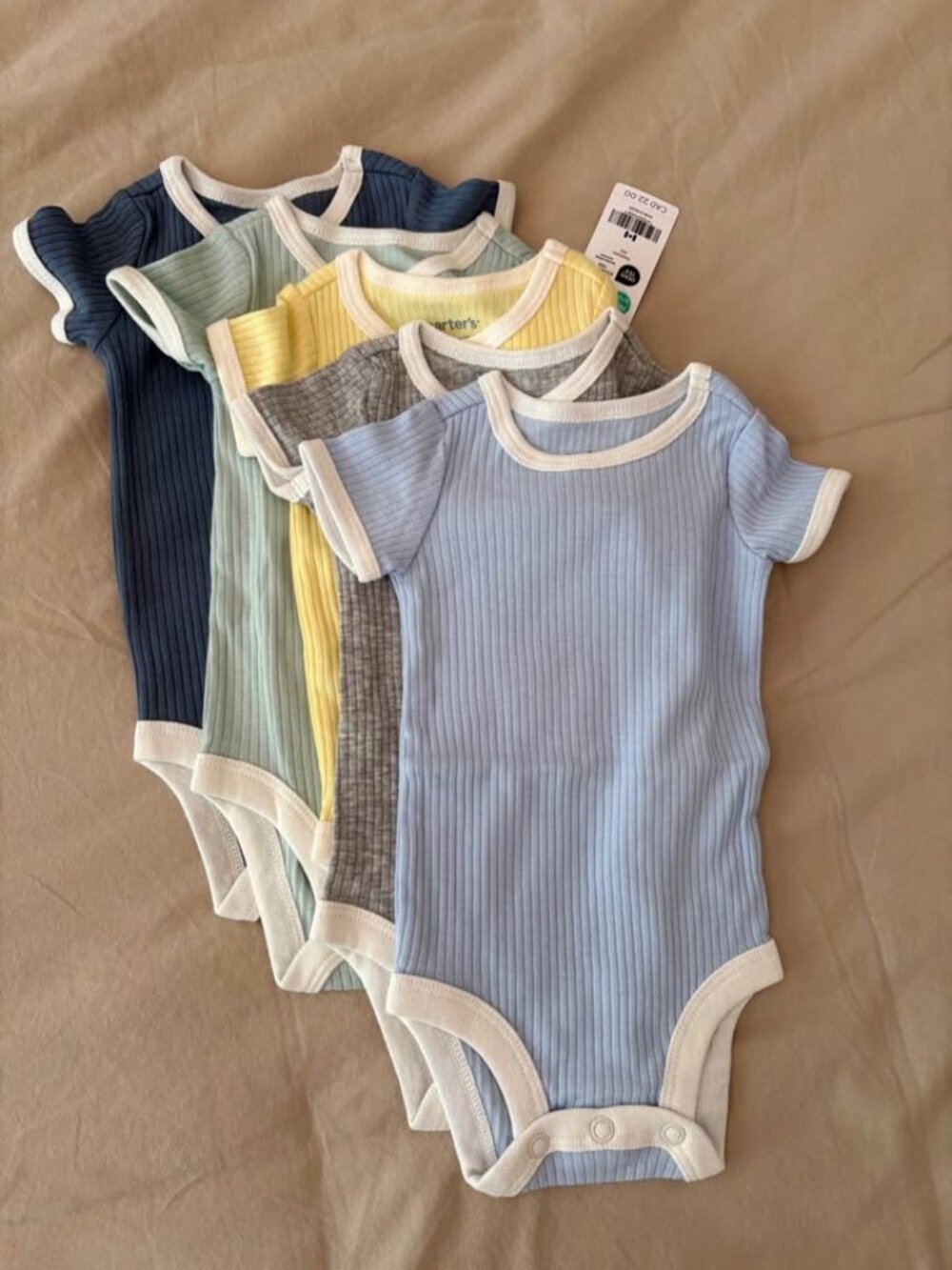 New w/tags Carter's Newborn Ribbed Bodysuits Set of 5